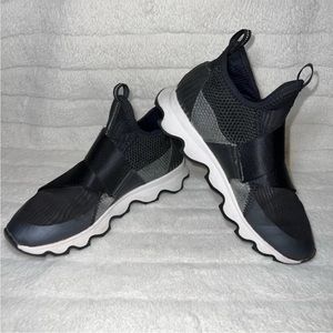 Sorel Kinetics 7.5 womens black and white